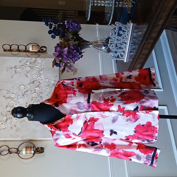 Victoria's Secret Long Sleeves Buttoned Down Pajama Shirt.  Size S - Picture 6 of 16